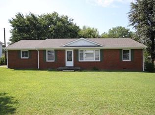 1303 5th Ave W, Springfield, TN 37172