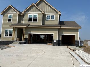 11010 Freeboard Dr, Papillion, NE 68046
