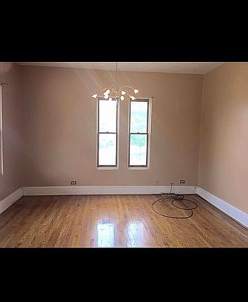 3rd image of 236 E Illinois St APT 2