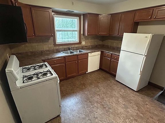 2nd image of 1525 Arthur Ave #1