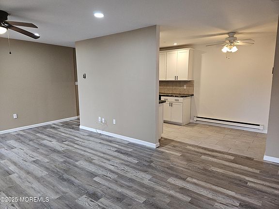 3rd image of 54 Amberly Dr Unit G