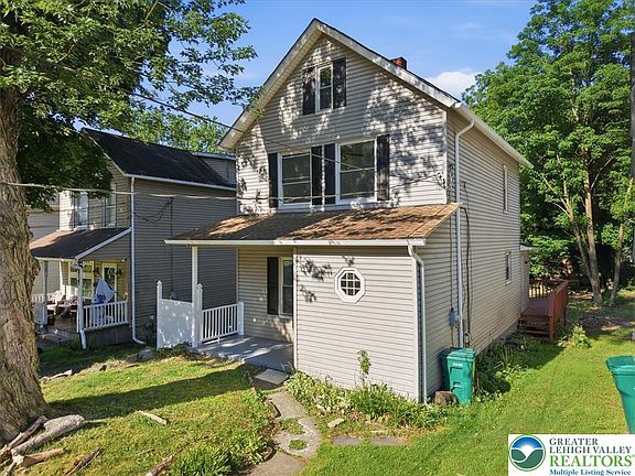 3rd image of 271 Brodhead Ave