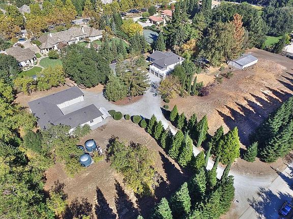 2nd image of 16241 Paradise Valley Ln