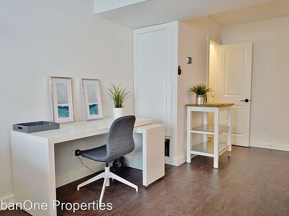 3rd image of 4321 Mount Vernon St #9042561