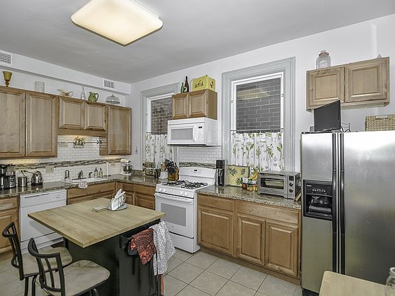 2nd image of 3222 N Racine Ave #2C