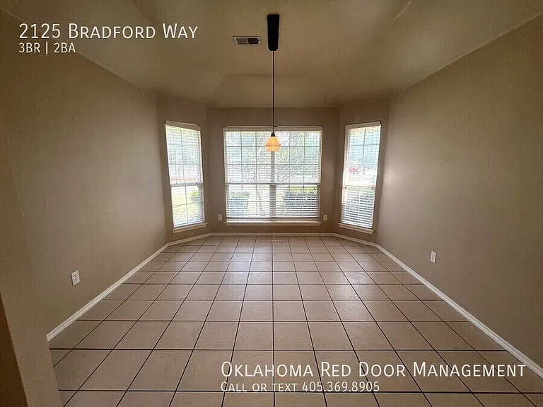 2125 Bradford Way — Photo 5