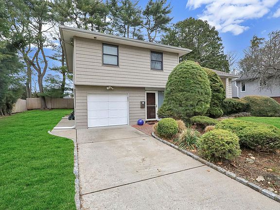 2nd image of 4 Rosalie Dr