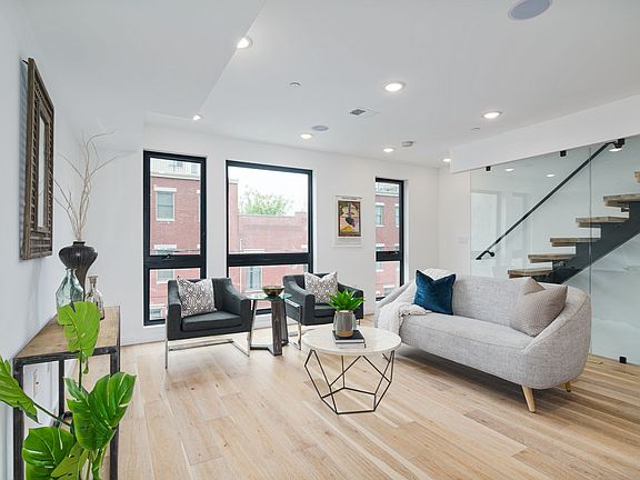 3rd image of 871 N 20th St #4WS7KQ