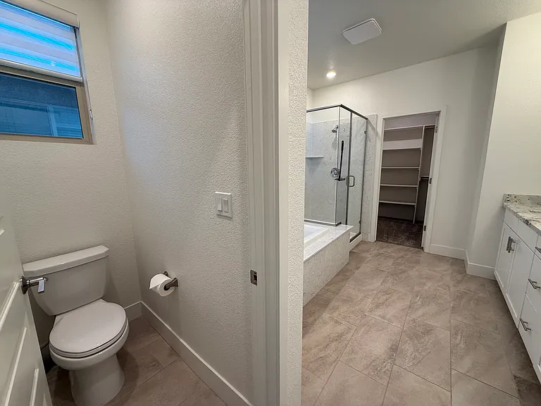 12920 Knightsbrook Ave — Photo 34