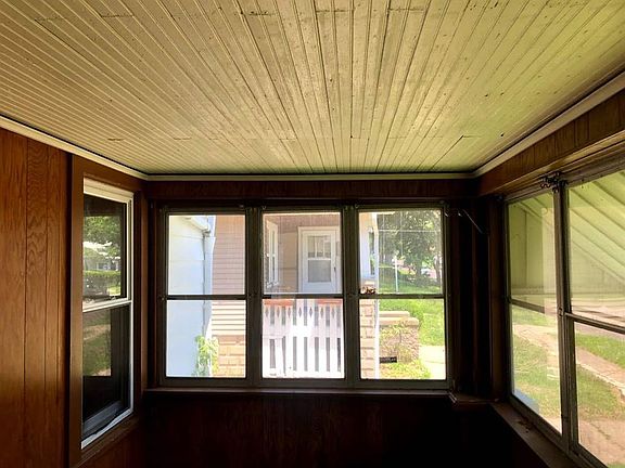 2nd image of 2213 N Ellis St