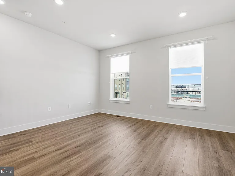 116 Crown St — Photo 15