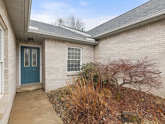 2nd image of 893 Greenfield Dr
