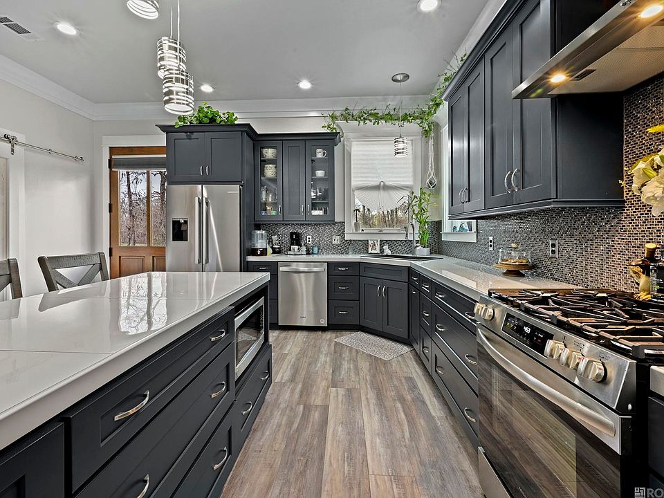 1st image of 10082 Swanson Ln