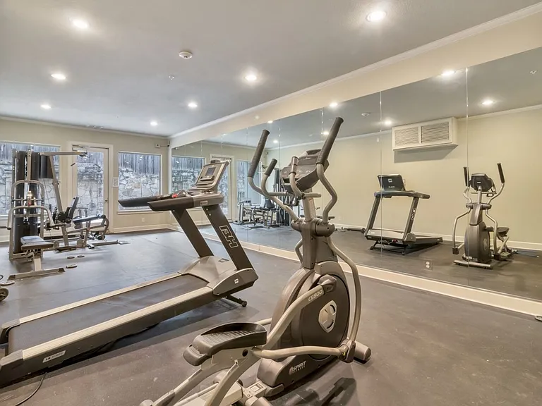 2800 Sandage Ave #203 — Photo 10