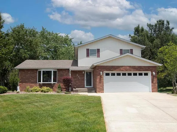 231 N 13th St, Breese, IL 62230