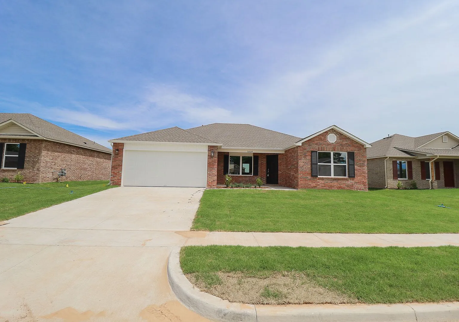 Stunning New Construction Home 4 Bed 2 Bath in Bixby! — Photo 2