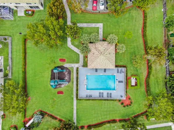 9650 Lago Drive, Boynton Beach, FL 33472