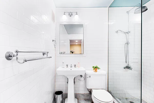 Sold by Compass | media 9