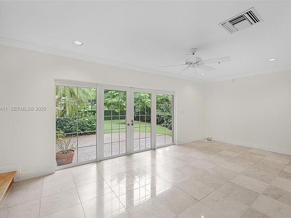 4th image of 1246 Algardi Ave