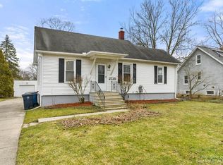 2735 Maplewood Ave, Ann Arbor, MI 48104