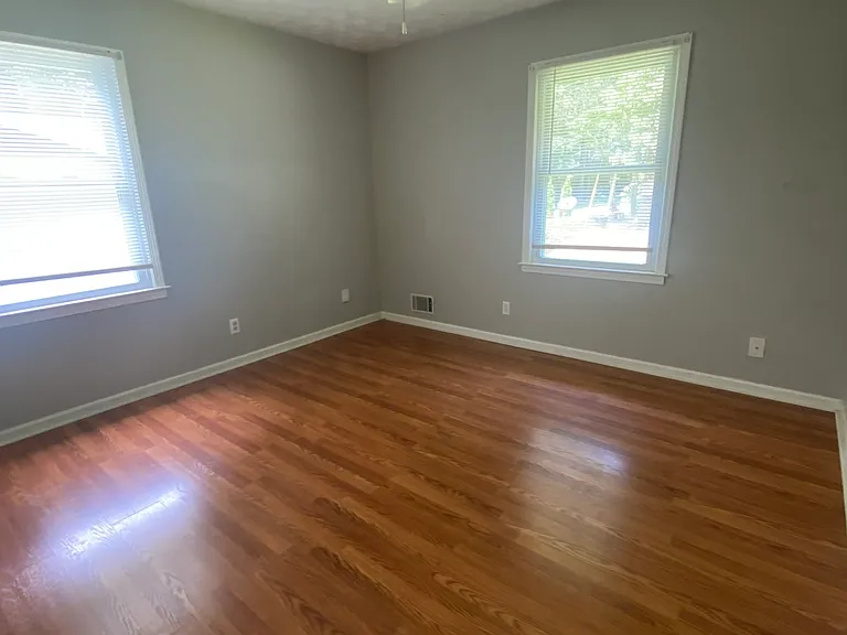 693 Maple Ln — Photo 9