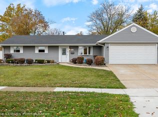2748 Crabtree Ave, Woodridge, IL