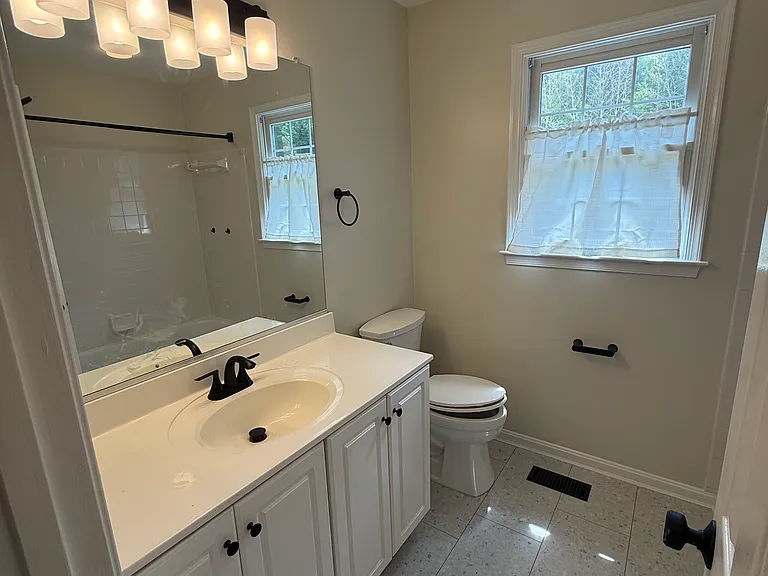 10216 Capitol View Ave — Photo 15