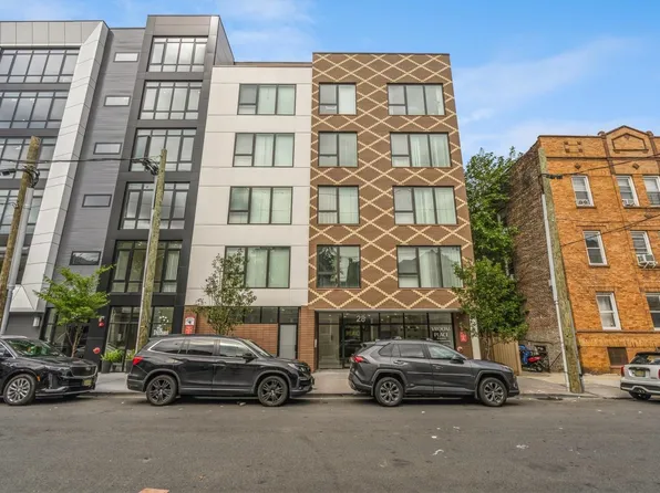 28-26 Vroom Street image 23 of 30