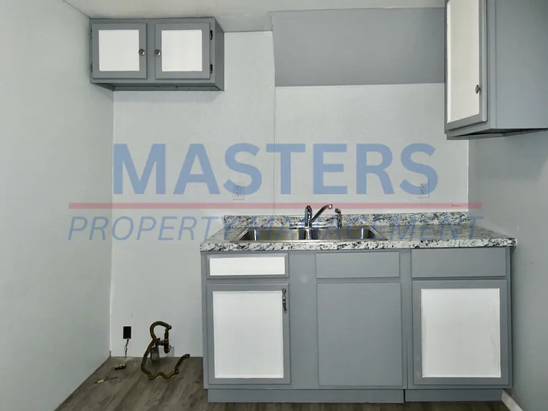 237 Yondota St — Photo 3