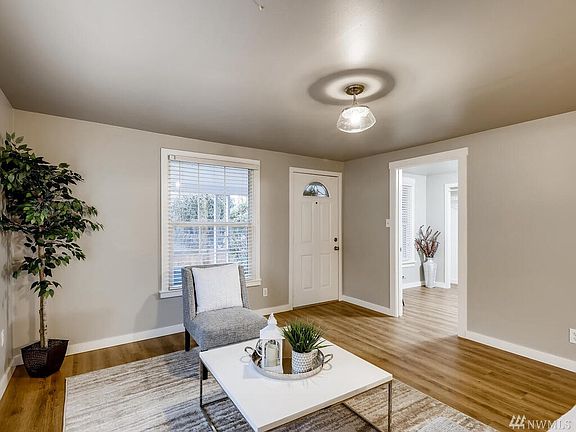 5th image of 624 K St SE
