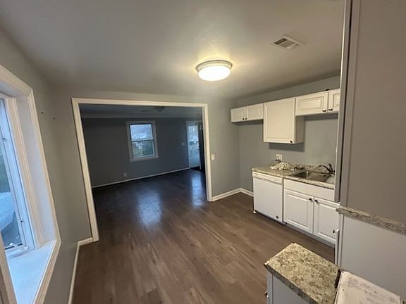 3rd image of 930 Sharpe Ave
