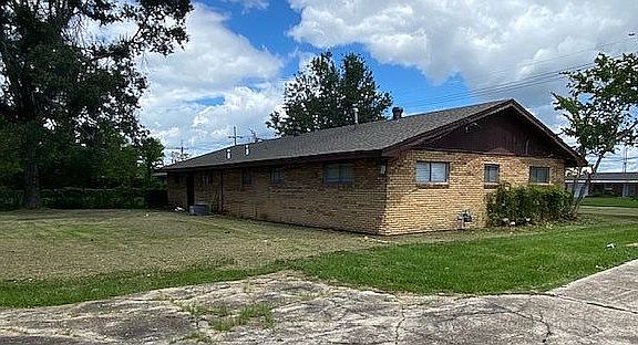 2nd image of 3214 Landfair St