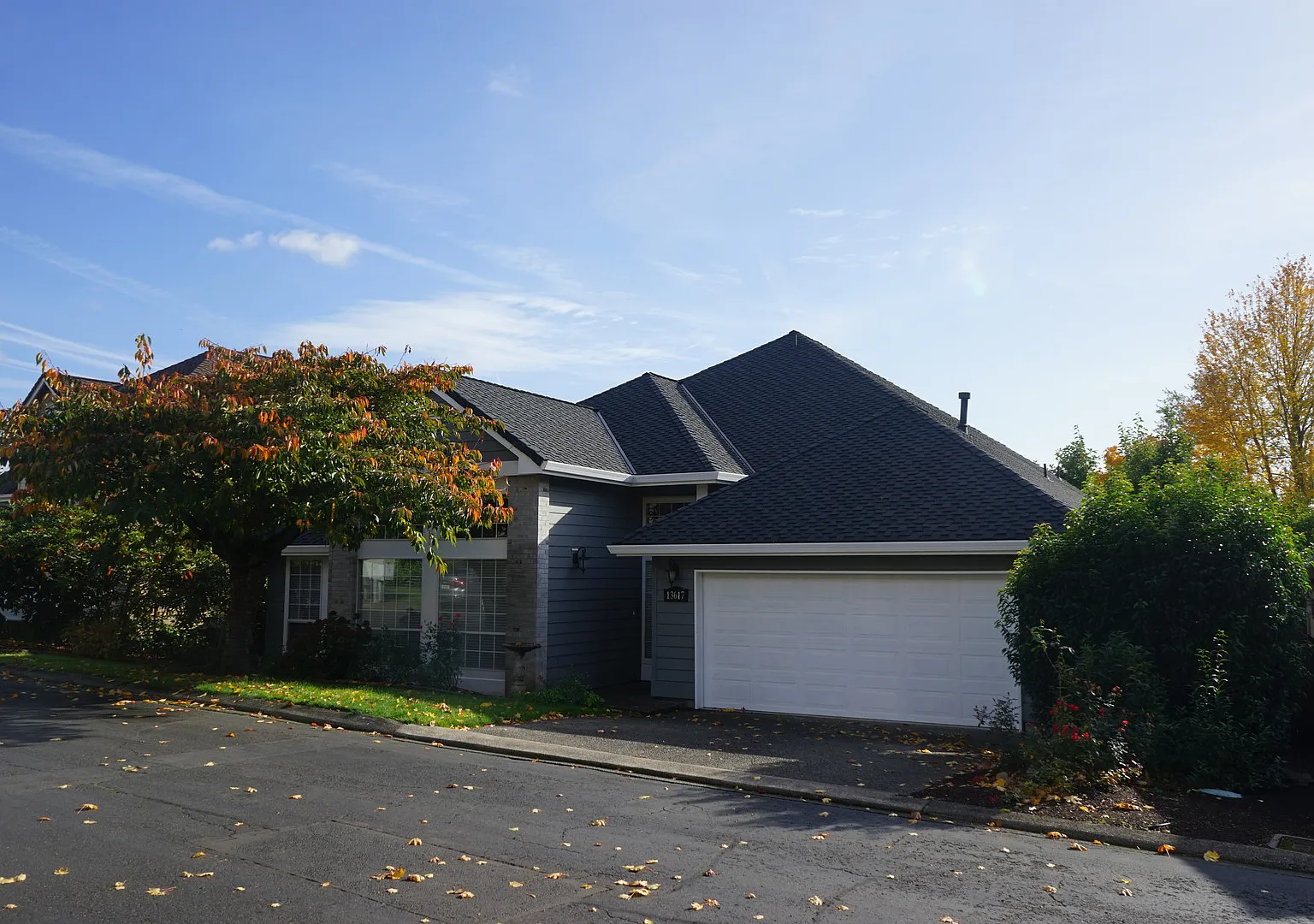 Gorgeous Remodeled Home for Lease in Steamboat Landing - 13617 SE 36th St — Photo 2