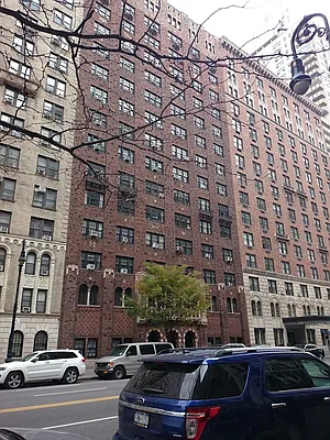 Rented by LIVING QUARTERS NY INC | media 19