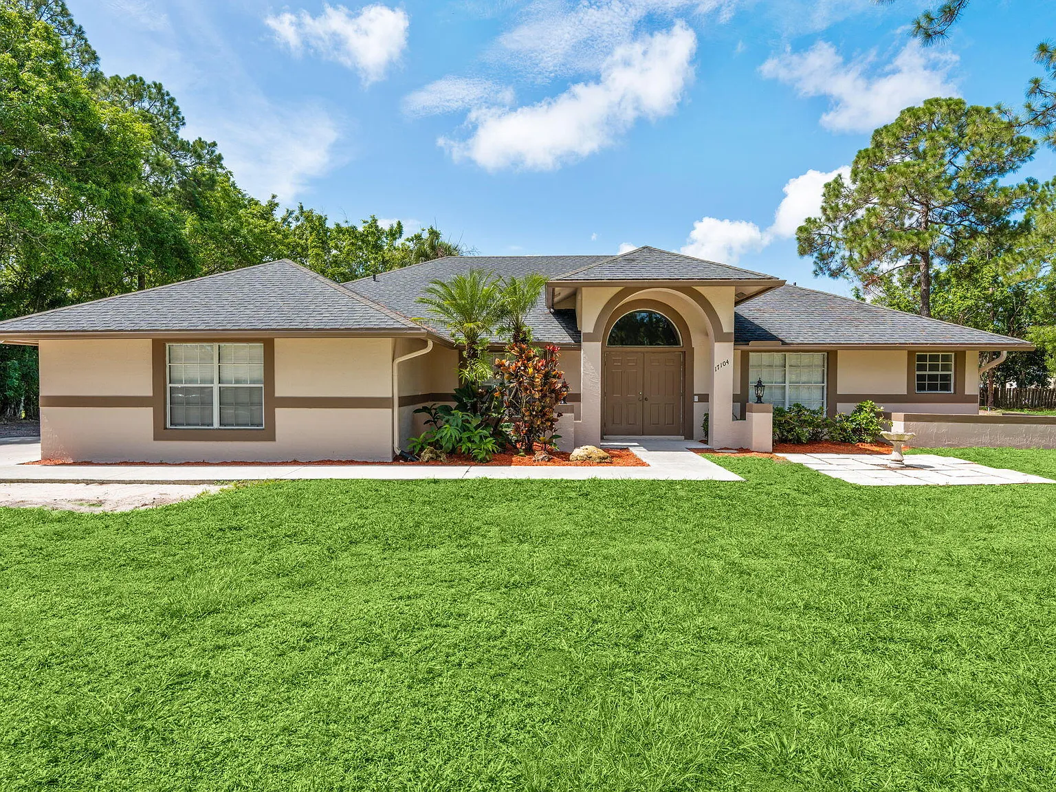 4 bed, 2.0 bath, 2256 sqft, $4,495 — Photo 1