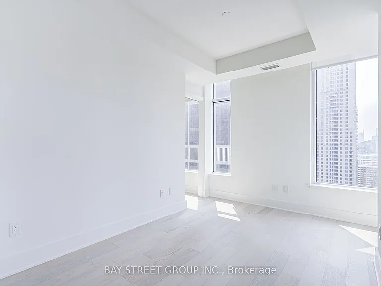 11 Yorkville Ave #2312 — Photo 21