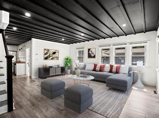 924 Nagawicka St, Delafield, WI 53018