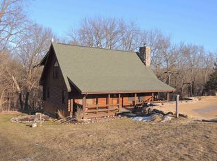 40 Shorewood Dr, Galena, IL 61036