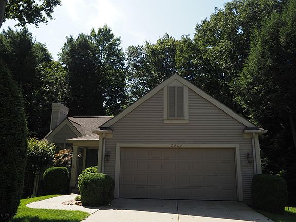 2nd image of 2029 W Glen Ct