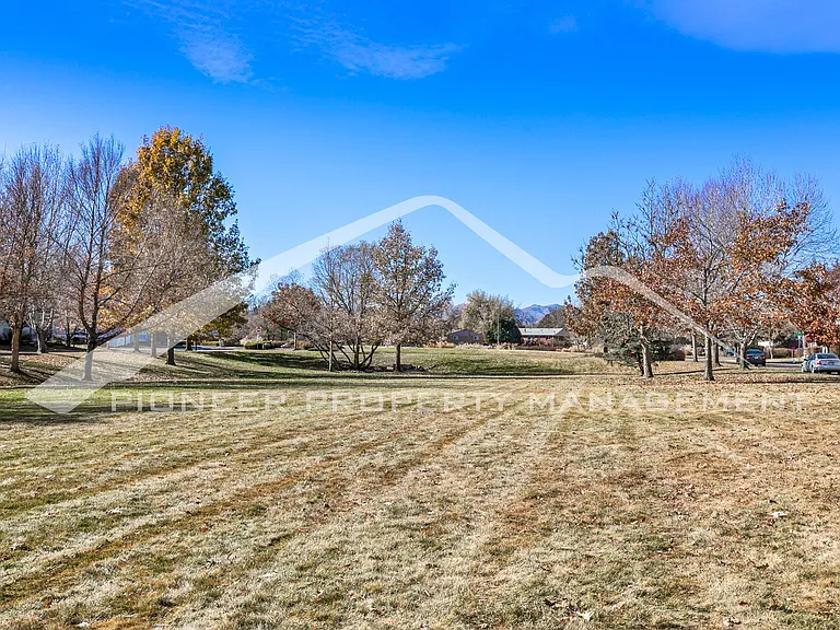 438 N Parkside Dr #A — Photo 22
