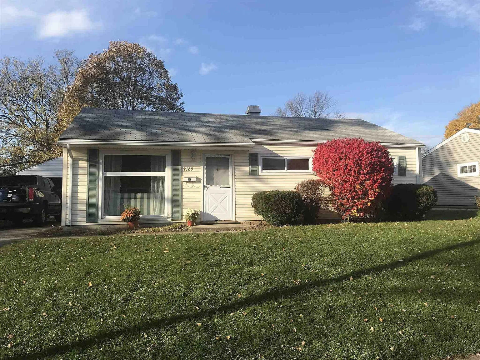 1165 Lakewood Dr photo 1
