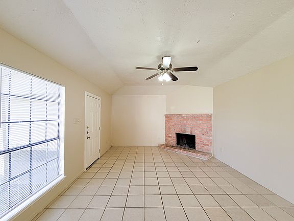 5th image of 10059 Emerald Creek Dr
