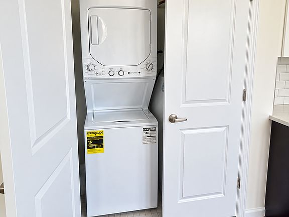 4th image of 162 Gregory Ave APT D2
