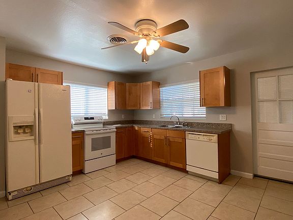 5th image of 16131 Wallace St