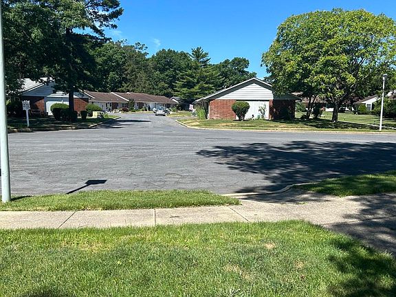 4th image of 414A Chatham Court