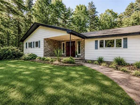 4137 Chapel Hill Rd, Great Valley, NY 14741