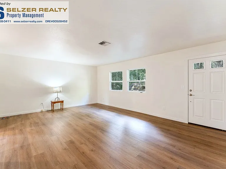 25053 Robin Cir — Photo 4