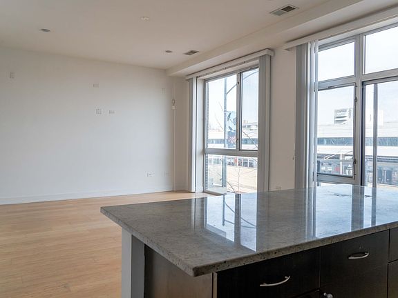 4th image of 4730 N Kimball Ave APT 201