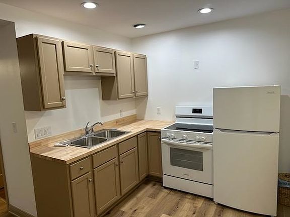 2nd image of 627 Pleasant Hill Rd