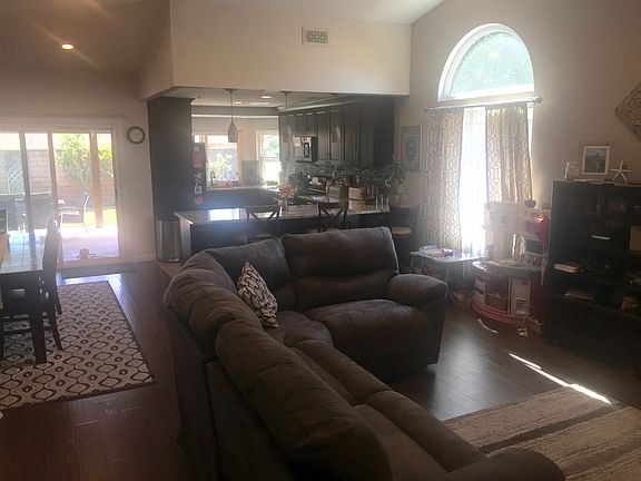 5th image of 15151 Begonia Ct